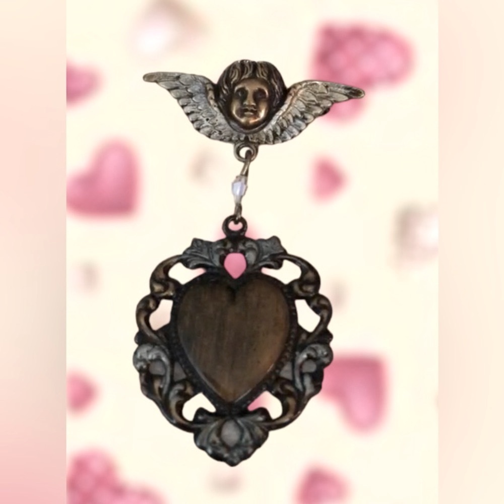 💗Reproduction “Cherub” Victoriana Brooch from the Sweet Romance Collection